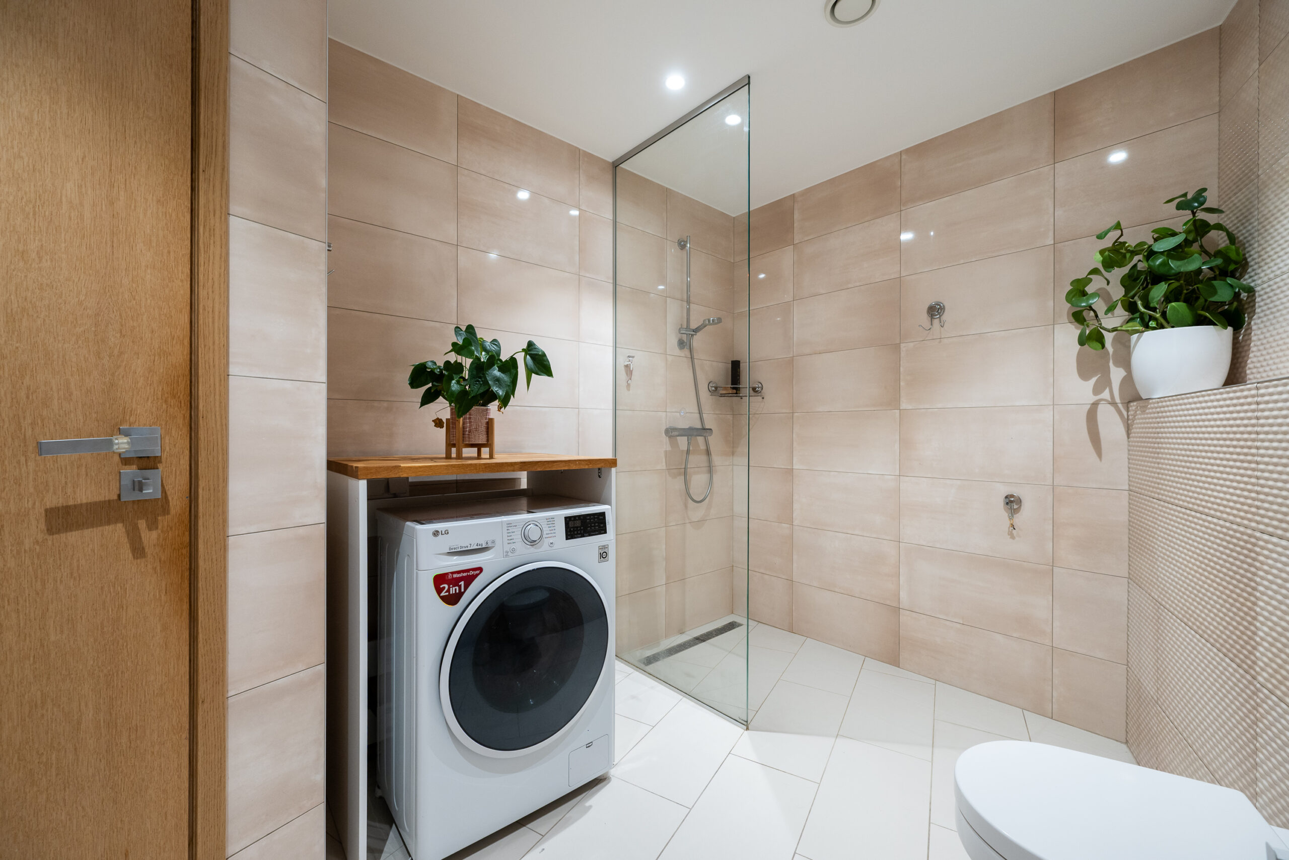 Luxury apartment bathroom