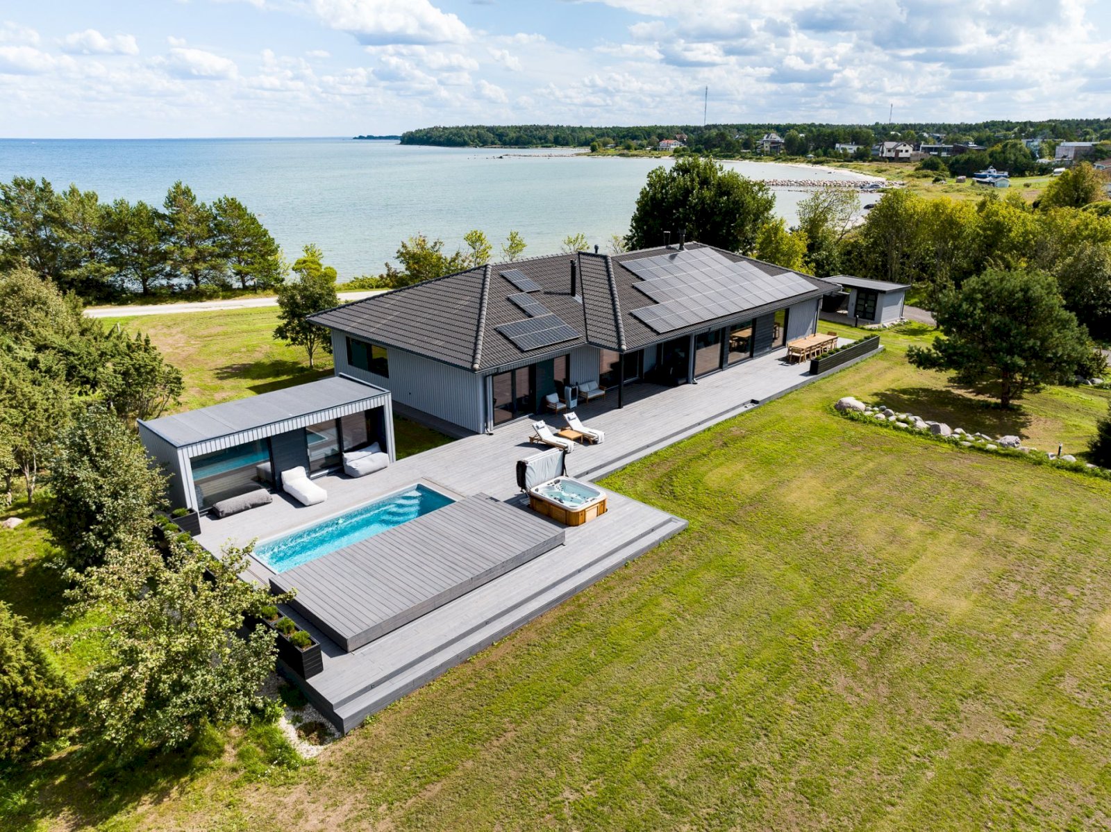 帕尔努海滨公寓